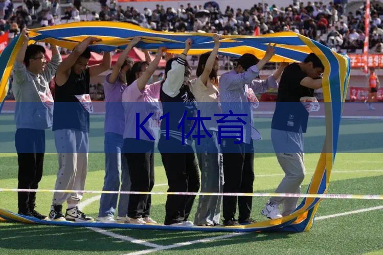 发生形变的网球拍具有什么